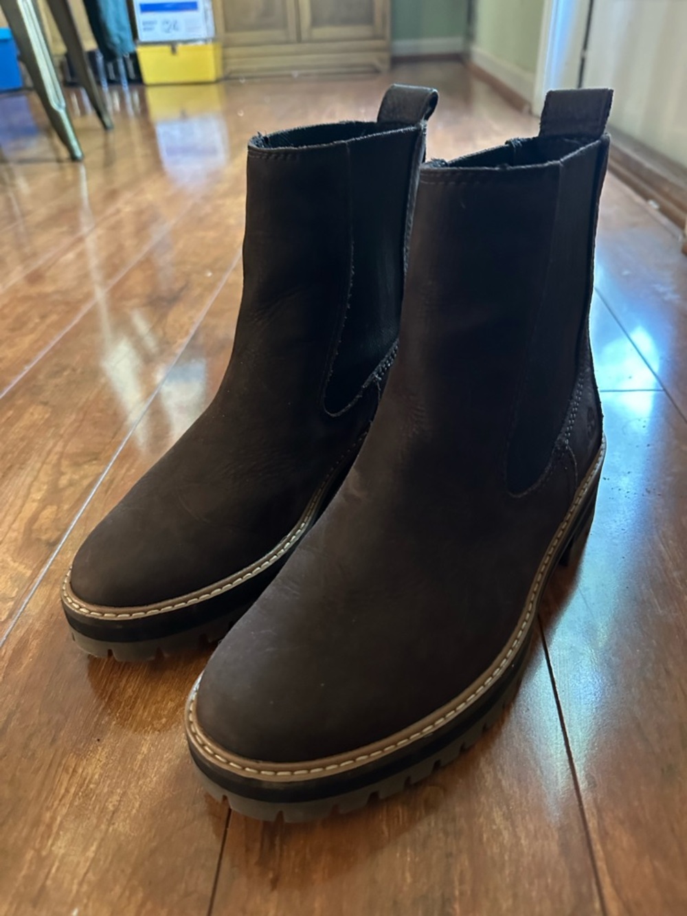 WOMEN'S COURMAYEUR VALLEY CHELSEA DARK BROWN BOOT SZ 8